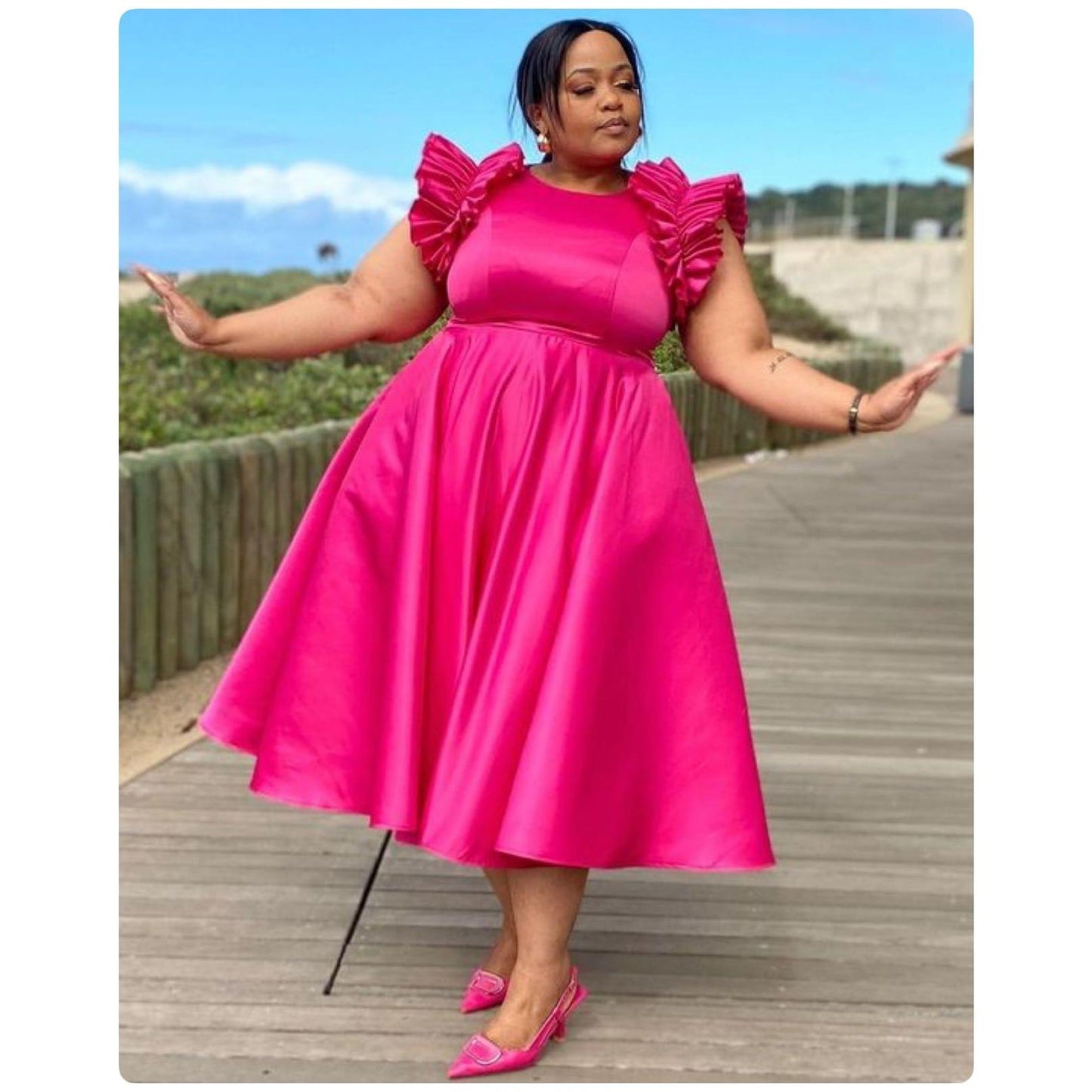 Sexy Round Neck Puff Shoulder Dress.