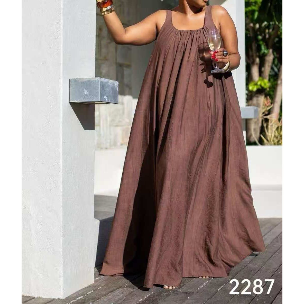 Flowy Sleeveless Style Maxi Dress.