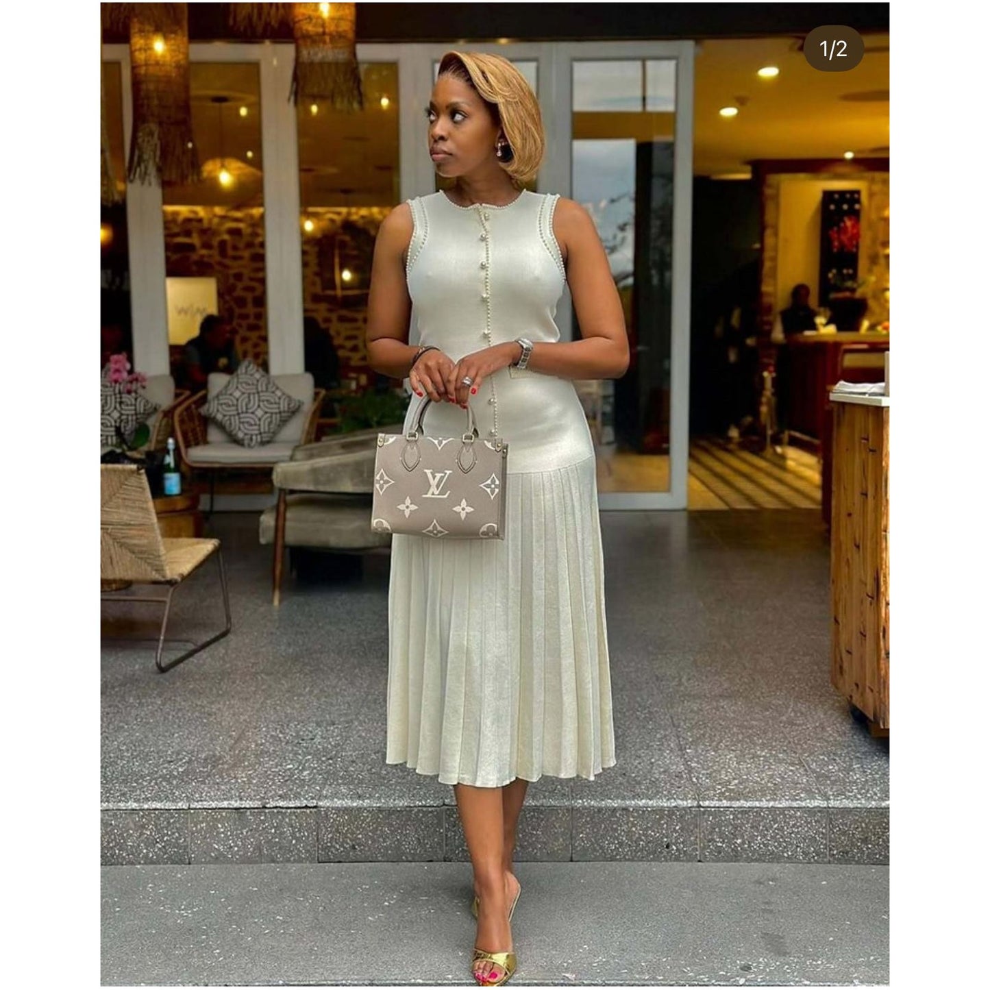 Round Neck Sleeveless Pearls Pleated Dress