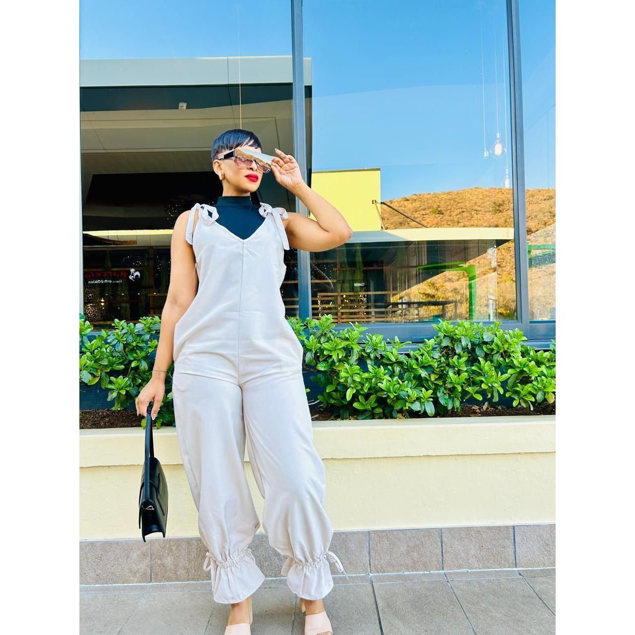 Loose Cold Shoulder V-Neck Jumpsuits