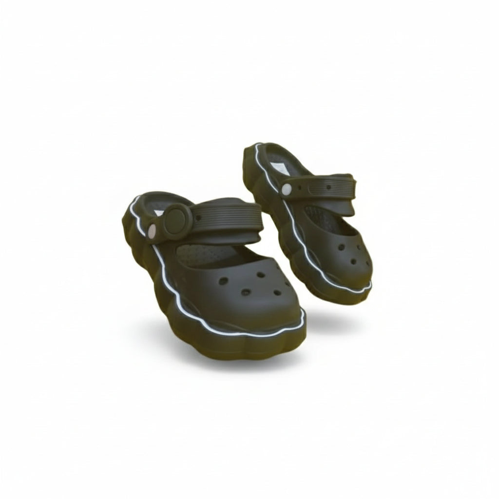 Women Non-slip Cut Out Multi-way Wear Clogs.