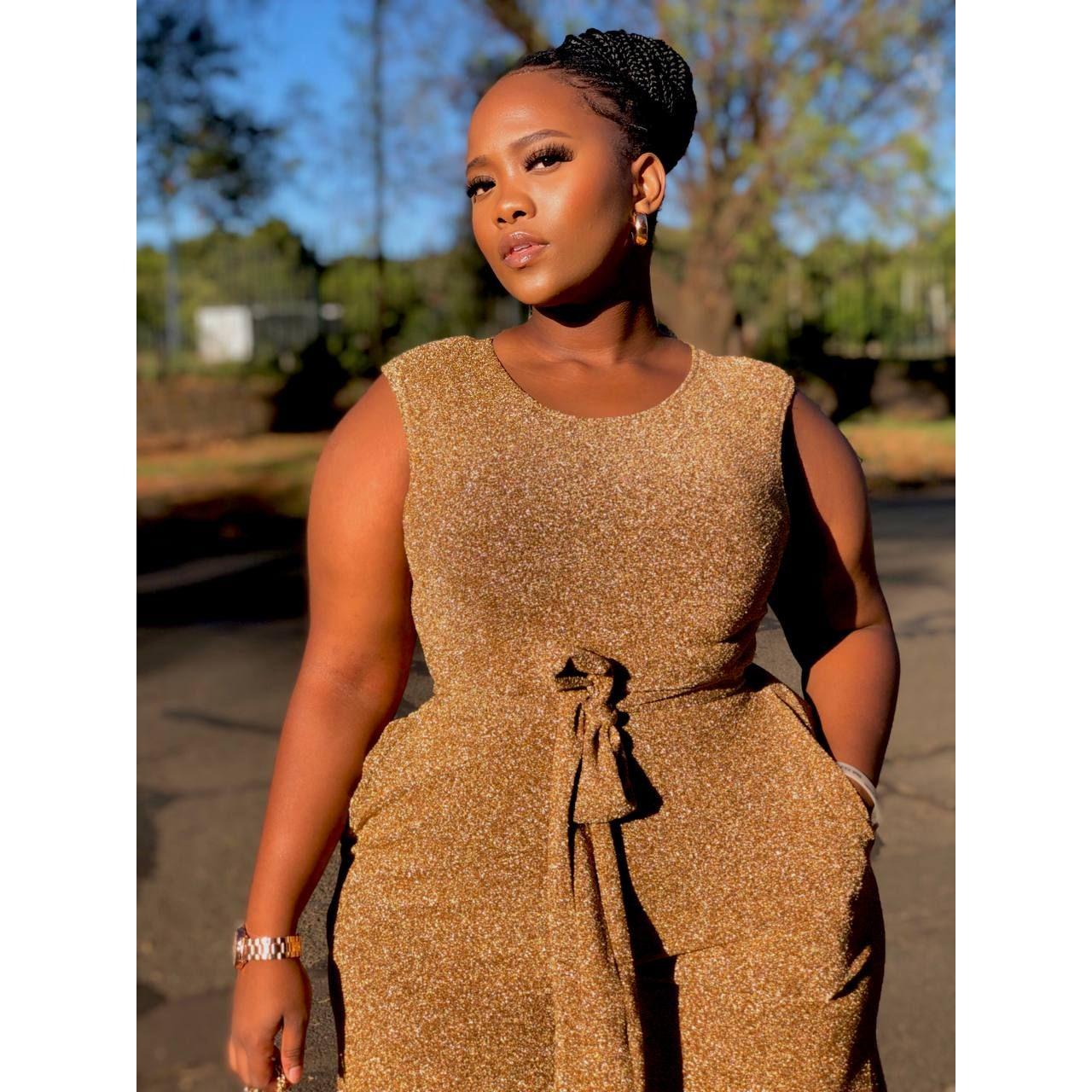 Sleeveless Round Neck Jumpsuit.