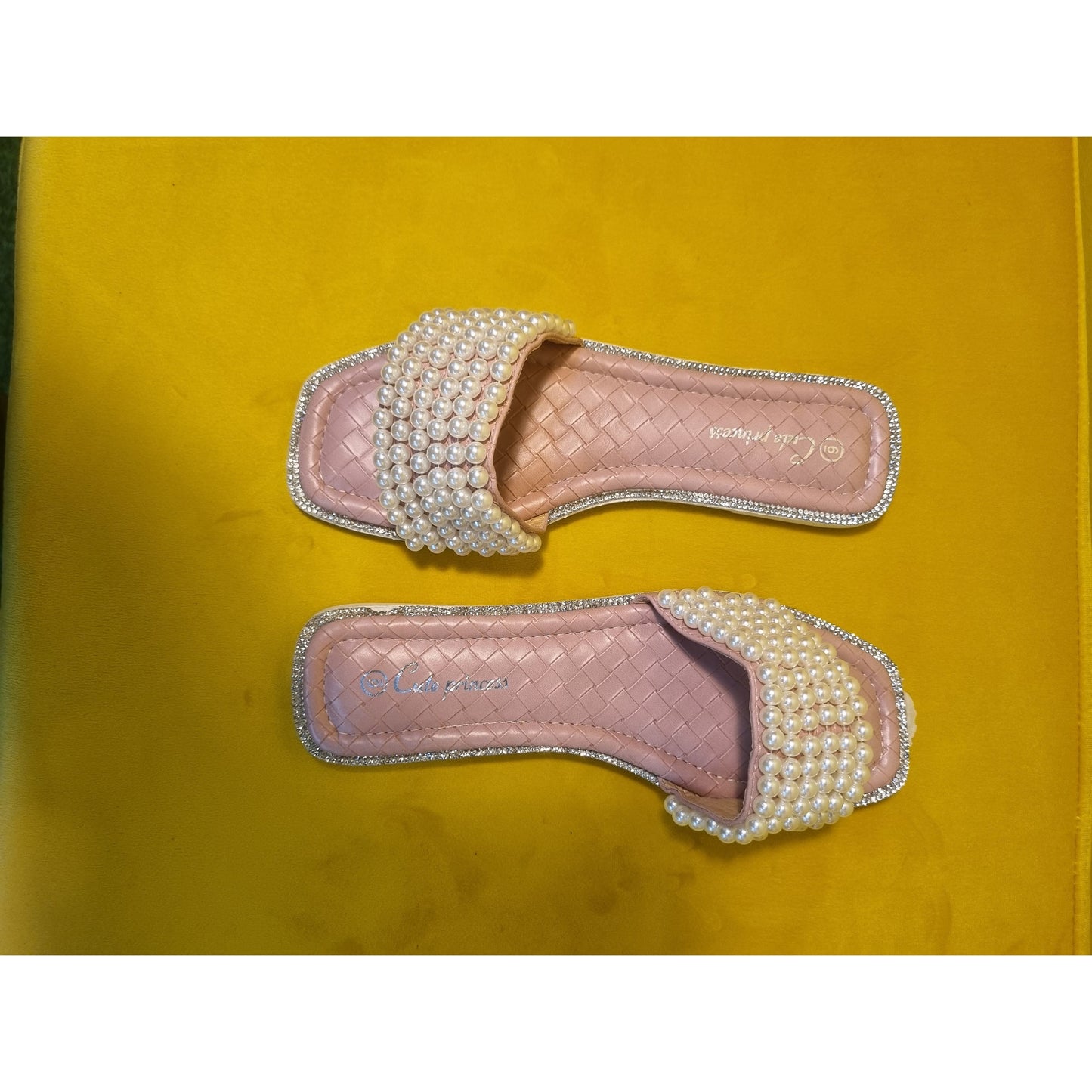 Flat Casual Rhinestone Faux Pearls Slippers.