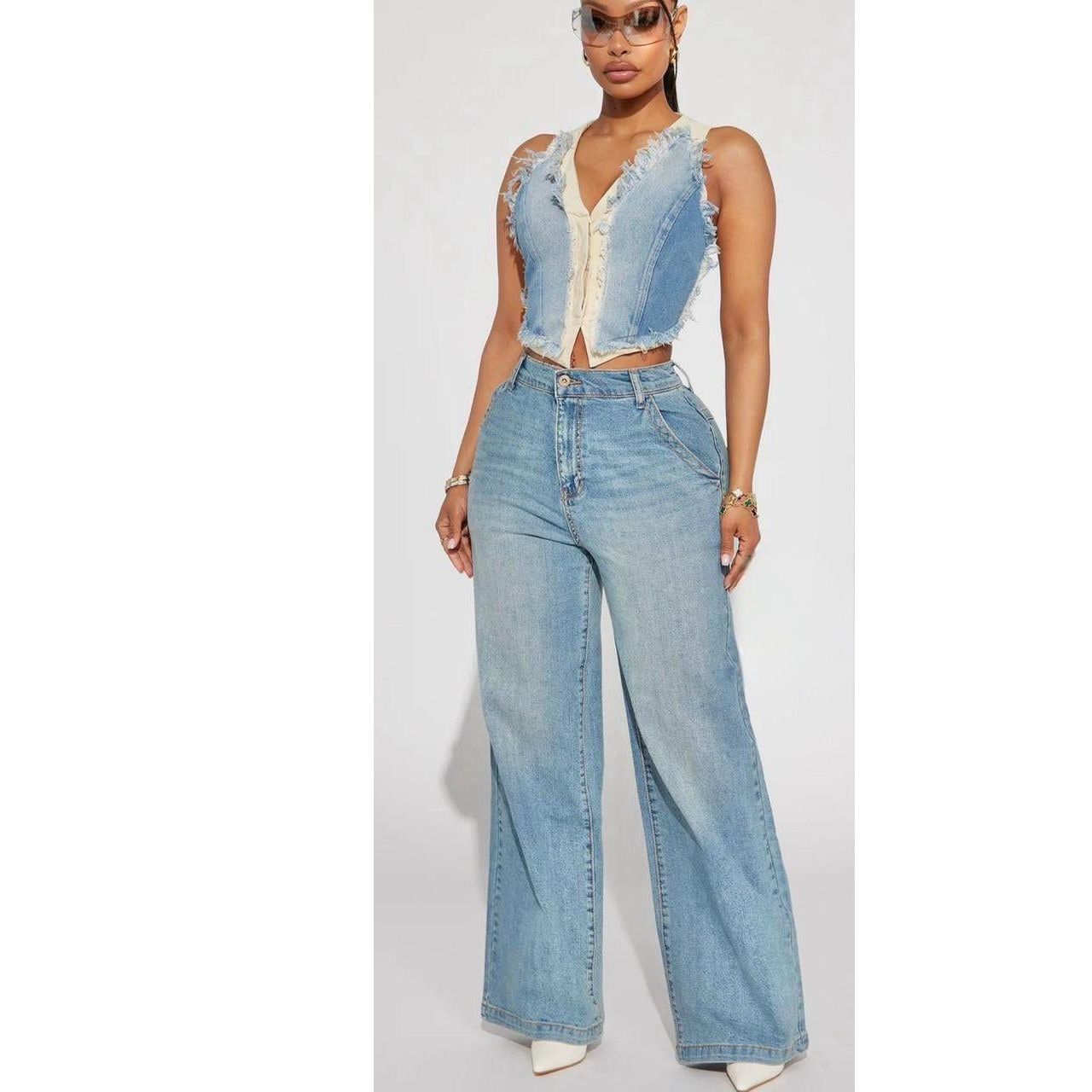 Wide Leg loose jeans.