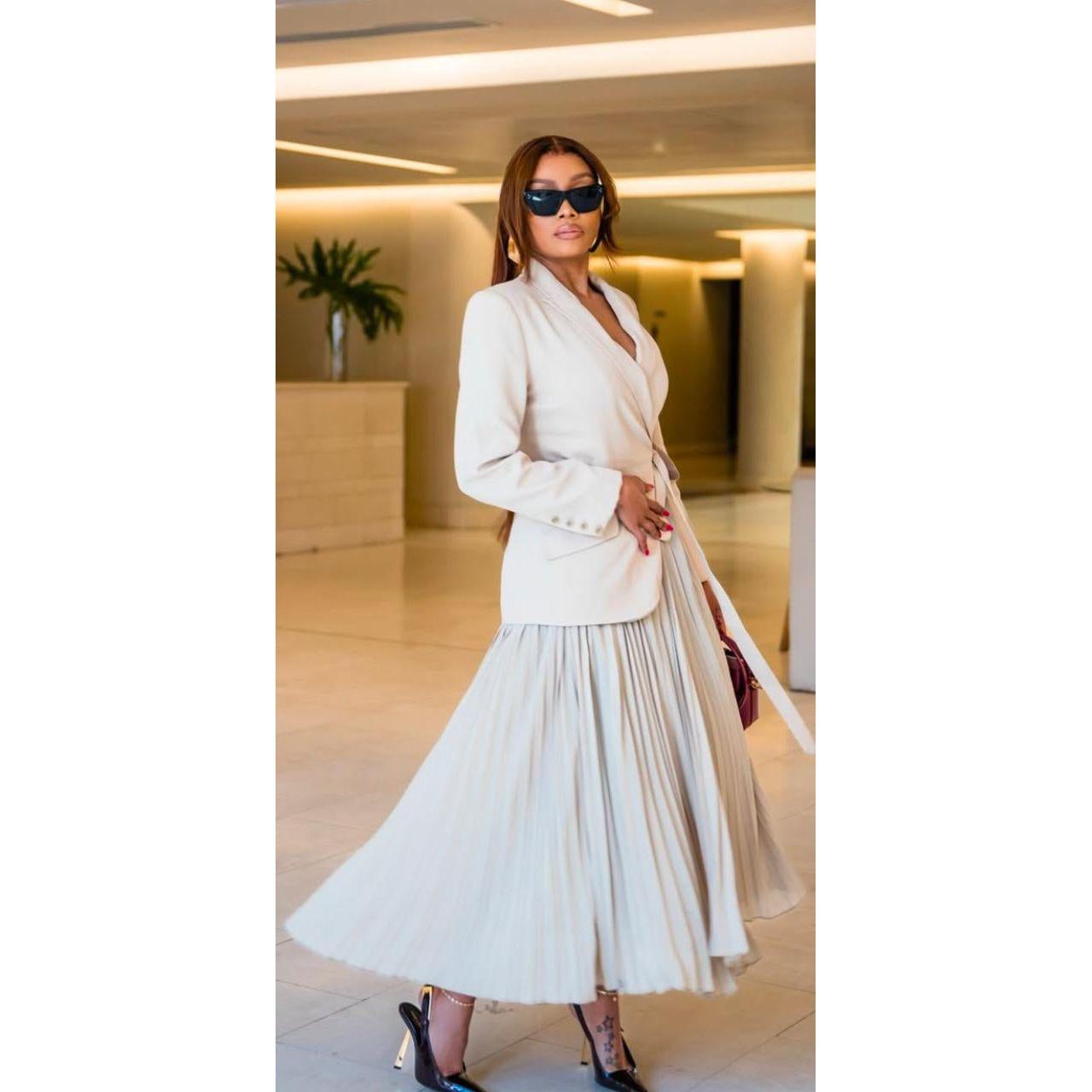 Modern Pleated Long Sleeve Blazer Dress .