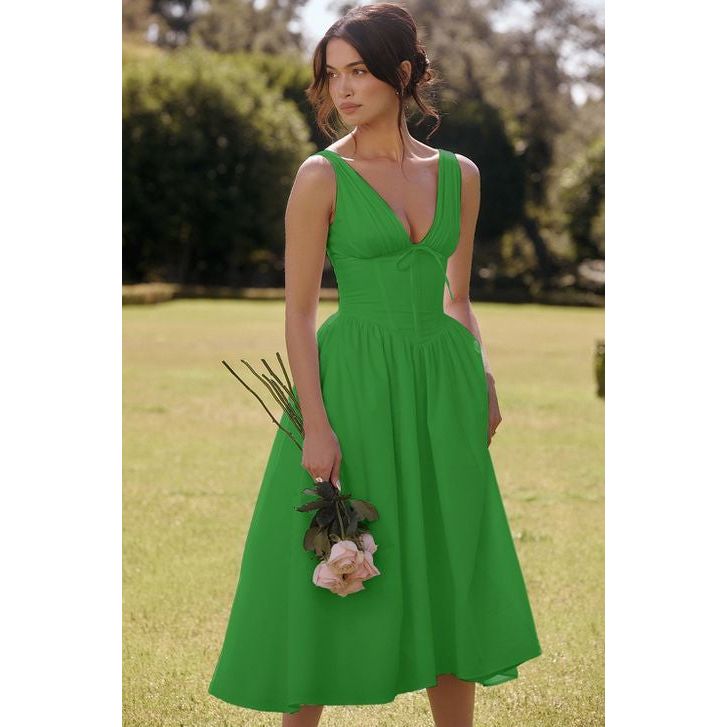 Sexy Sleeveless V-Neck Pleated Midi Dress.