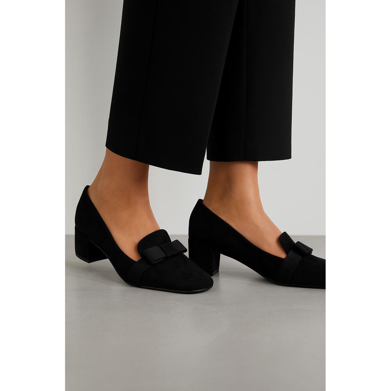 Bow Decoration Chunky Block Heel Pumps