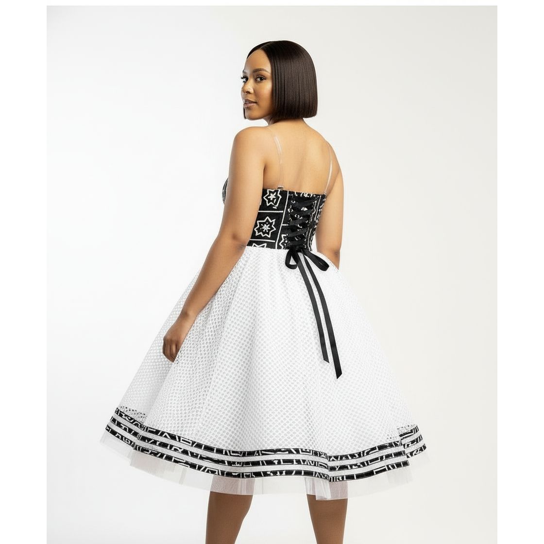 Traditional Sleeveless Tulle Dress