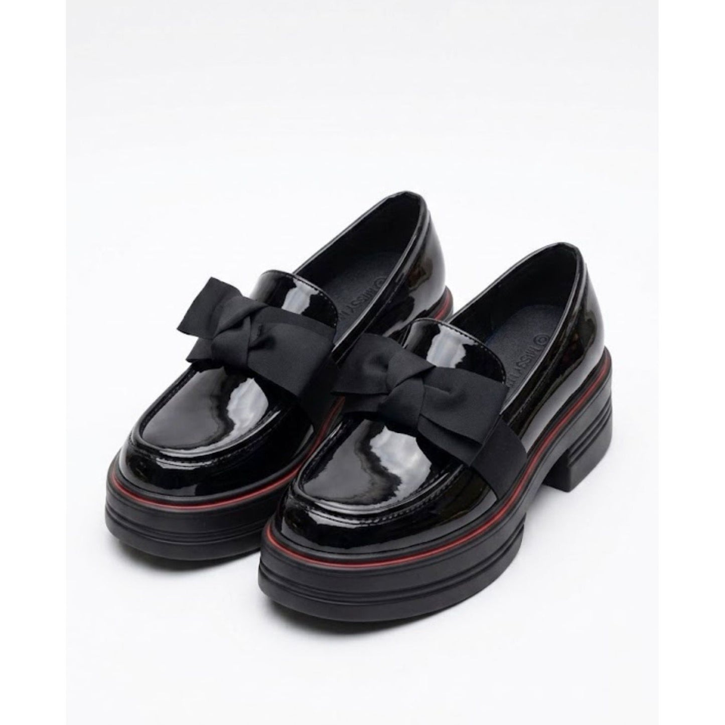 Round Toe Slip-On Versatile Loafer Shoe