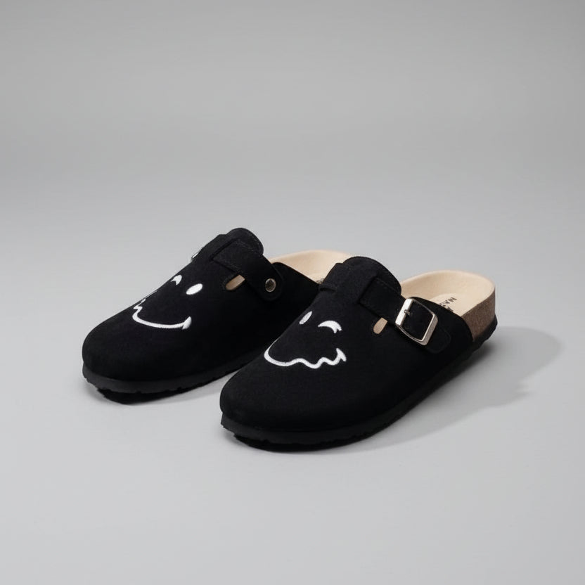 Embroidered Smiley Face Clogs – Plush Lined Slip-On with Buckle