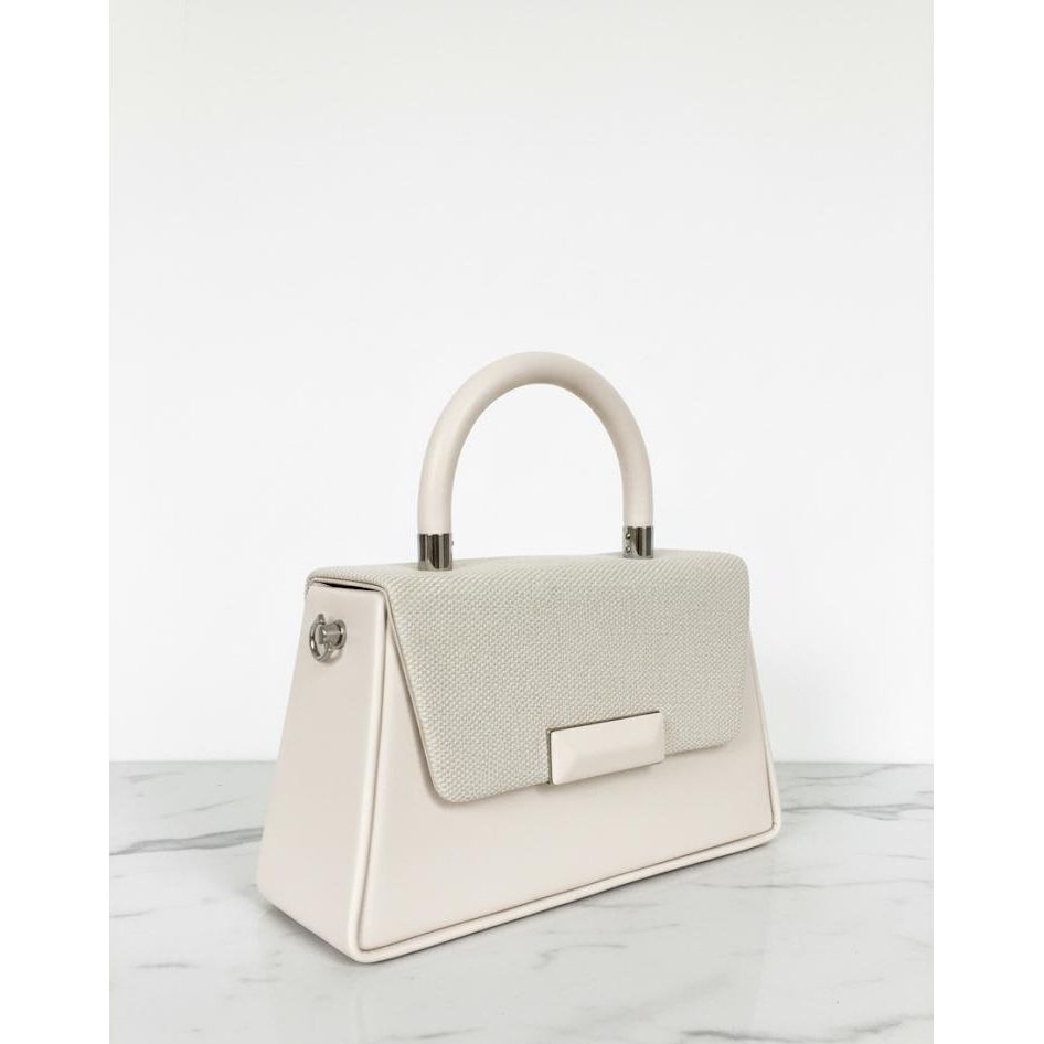 Versatile Shoulder Bag with Trendy Elements