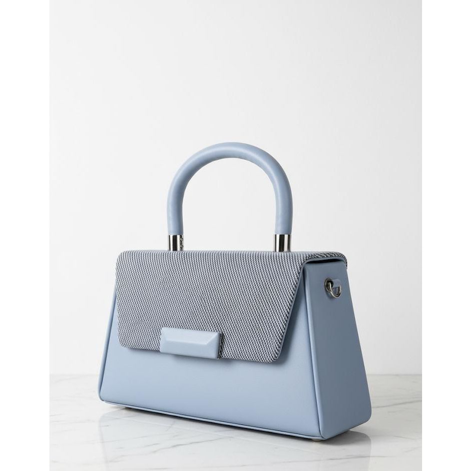 Versatile Shoulder Bag with Trendy Elements