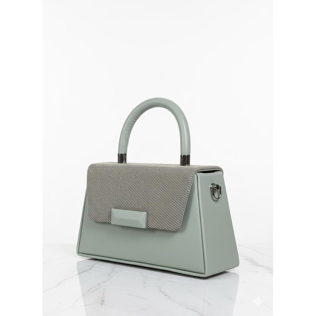 Versatile Shoulder Bag with Trendy Elements
