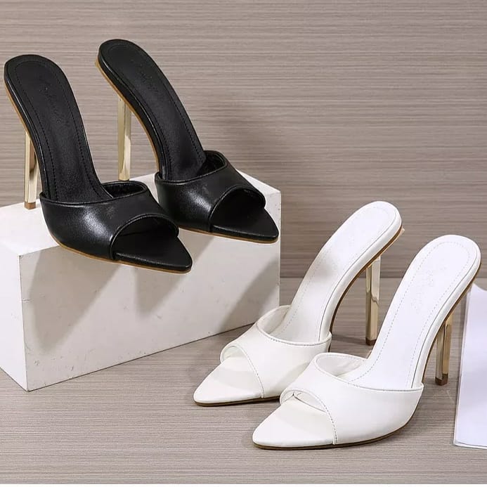 Flip flops Pointed toe Party shoes.