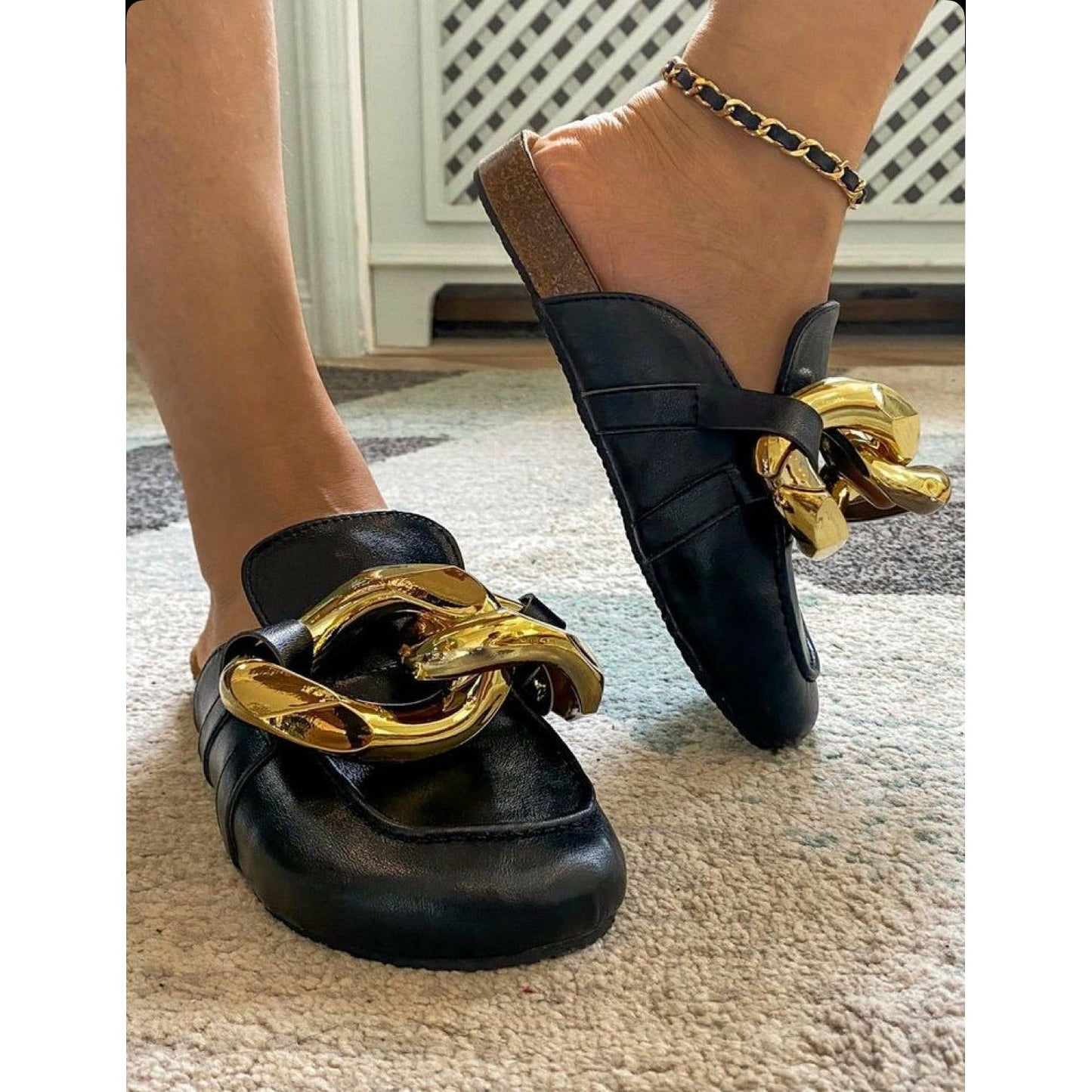 Gold Chain Closed sandels